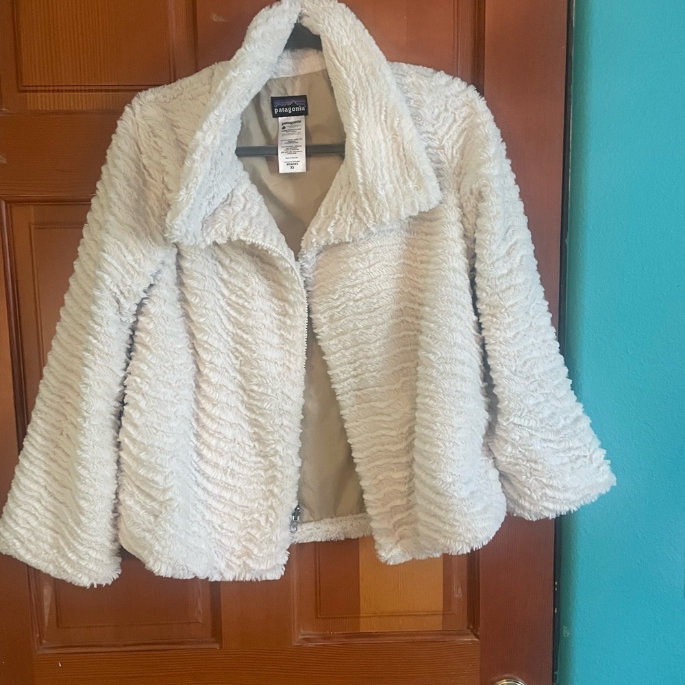 Patagonia pelage faux fur jacket - Picture 3 of 6